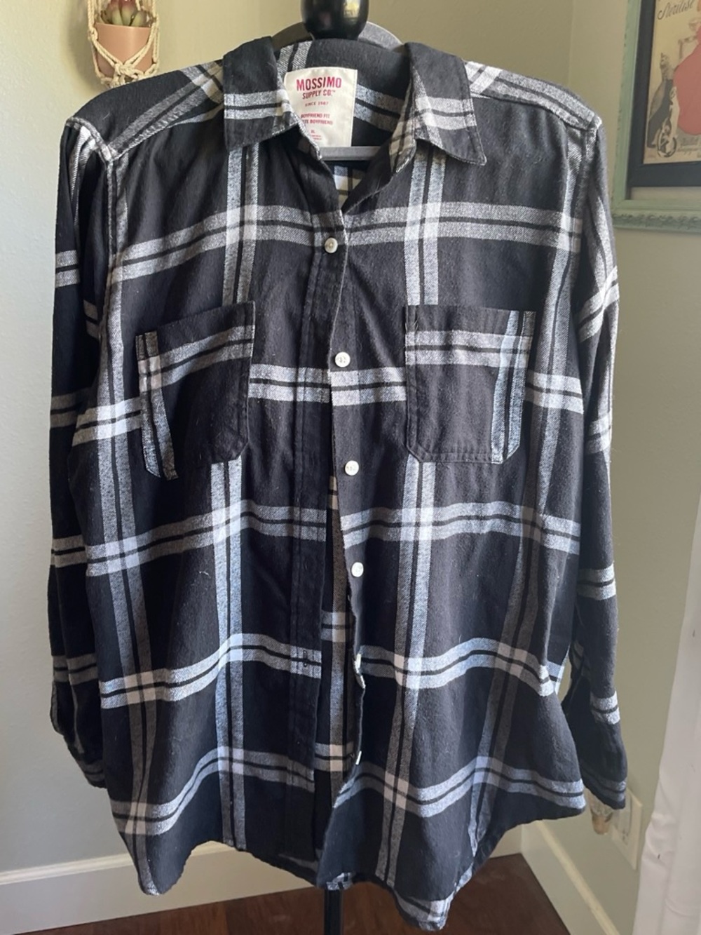 Mossimo Supply Co. Black & White Plaid Button-Down Shirt